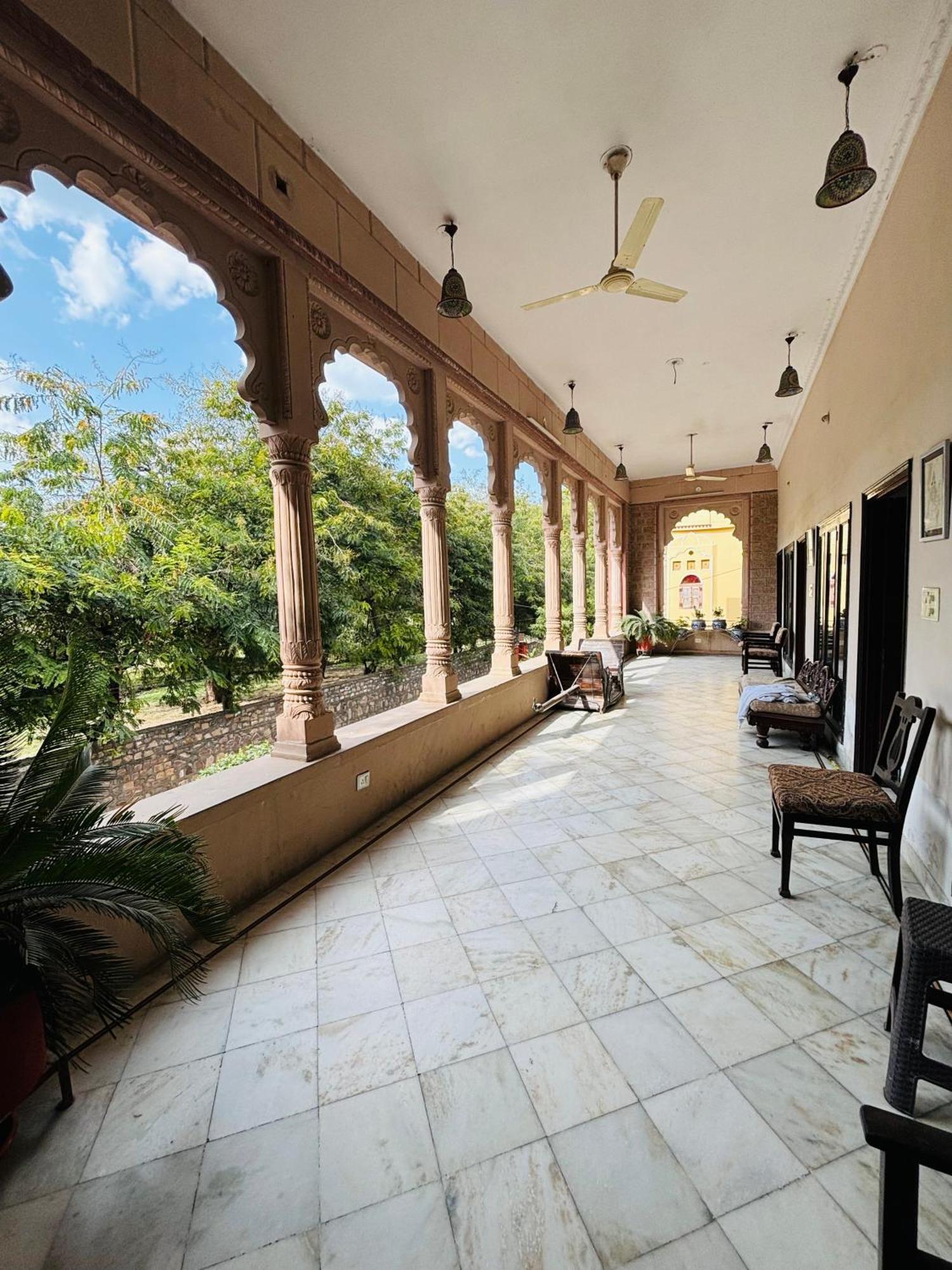 Hotel Karan Villas Kota  Buitenkant foto
