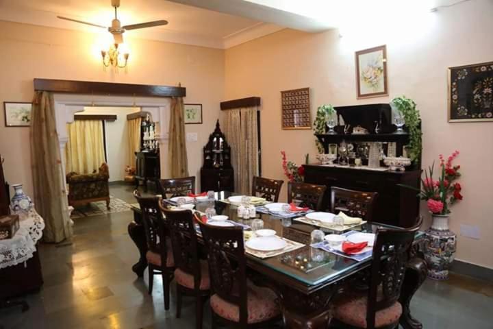 Hotel Karan Villas Kota  Buitenkant foto