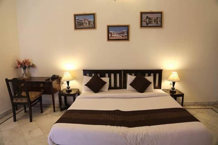 Hotel Karan Villas Kota  Buitenkant foto